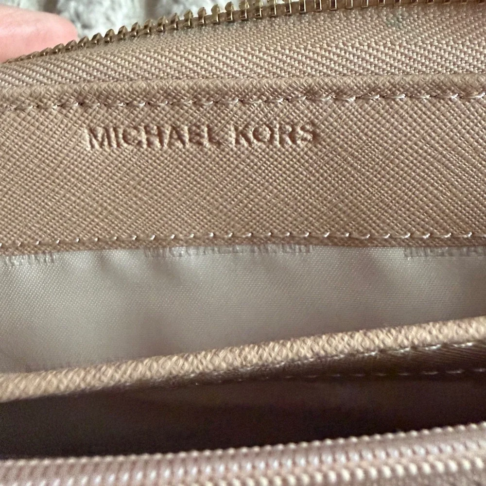 Michael‎ Kors Jet Set Travel Saffiano Leather Zip Around Wristlet Wallet Beige